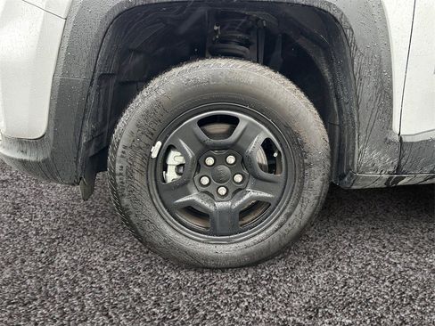 Used 2021 Jeep Renegade Sport image 10