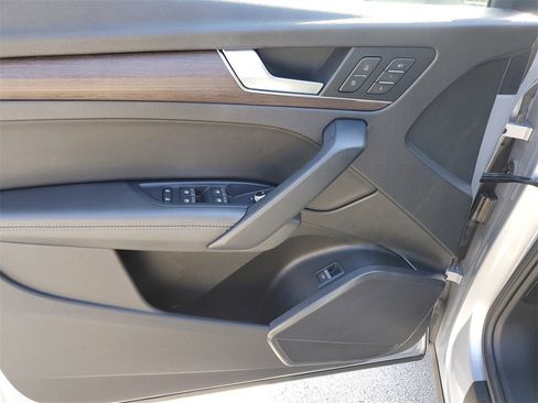 Used 2021 Audi Q5 2.0T Premium Plus w/ Premium Plus Package image 18