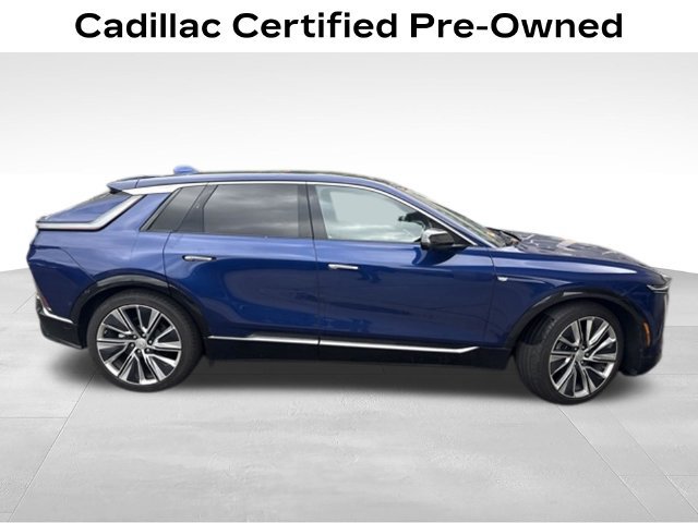 Certified 2024 Cadillac Lyriq Luxury AWD/4WD image 2