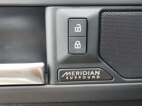 New 2026 Land Rover Defender 110 X-Dynamic SE image 22