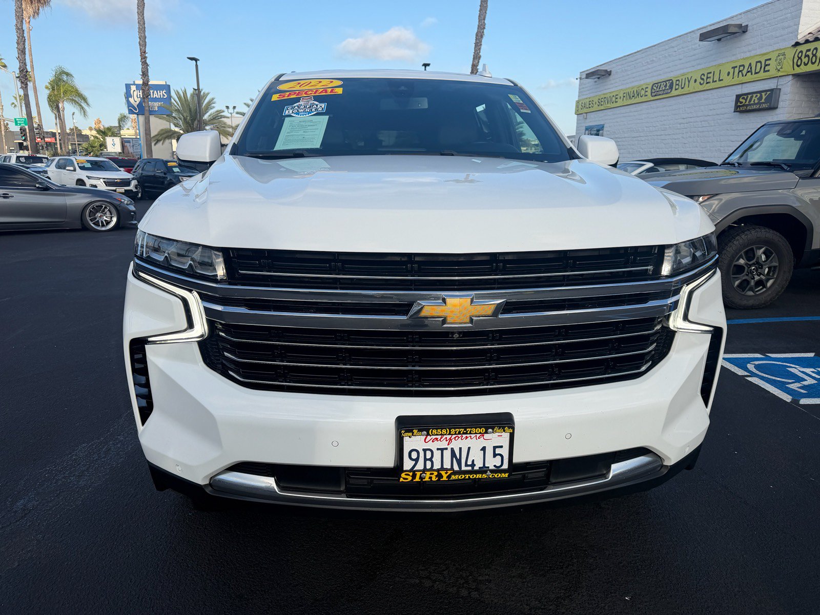 Used 2022 Chevrolet Suburban LT w/ LT Signature Package RWD image 8