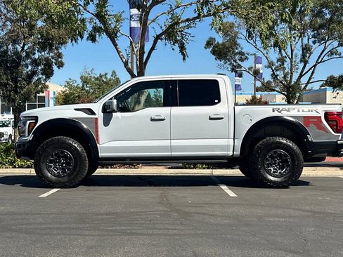 Certified 2025 Ford F150 Raptor w/ Equipment Group 803A Raptor R AWD/4WD image 6