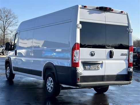 New 2024 RAM ProMaster 3500 w/ Quick Order Package 22G SLT image 9