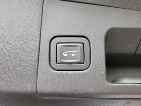 Used 2018 Cadillac XT5 Premium Luxury FWD image 11