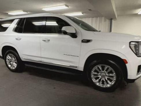 Certified 2022 GMC Yukon SLT w/ SLT Premium Package AWD/4WD image 2