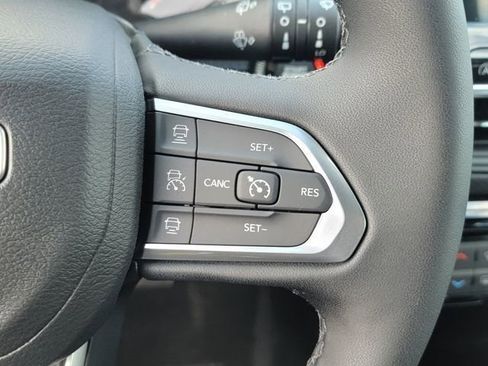 New 2026 Jeep Compass Limited image 19