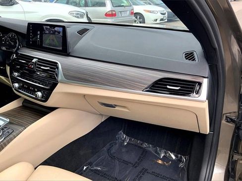 Used 2018 BMW 540i 540i image 15
