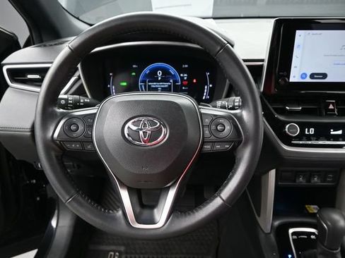 Used 2023 Toyota Corolla Cross AWD Hybrid w/ Convenience Package image 5