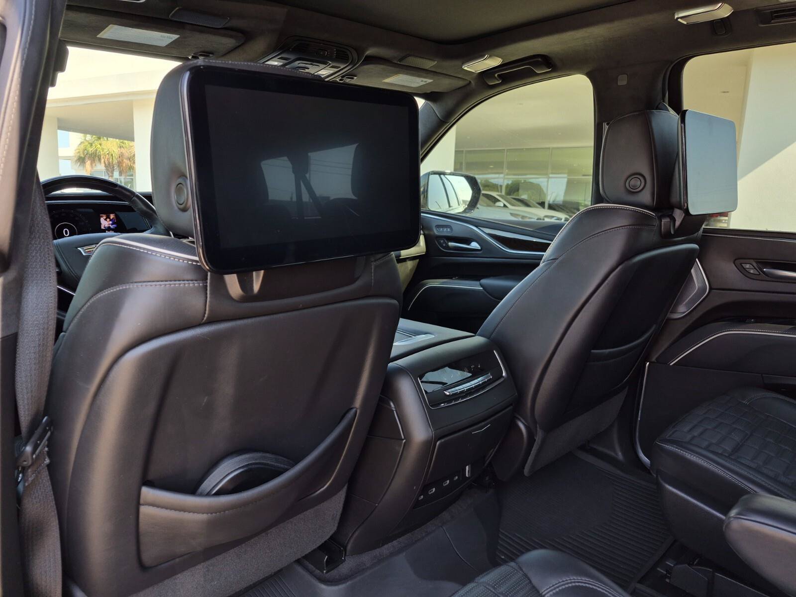 Used 2023 Cadillac Escalade ESV Sport Platinum w/ LPO, Floor Liner Package AWD/4WD image 19