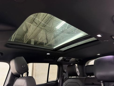 Used 2025 Land Rover Defender 110 S AWD/4WD image 7