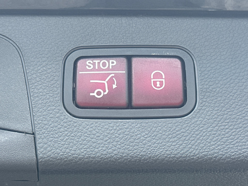 Used 2020 Mercedes-Benz GLC 300 image 18