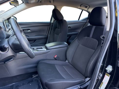 Used 2025 Nissan Sentra SV image 9