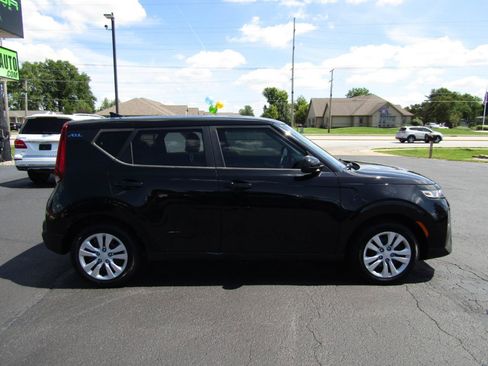 Used 2020 Kia Soul LX FWD image 9
