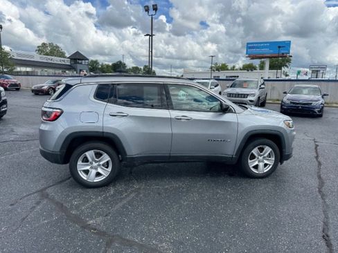 Used 2022 Jeep Compass Latitude AWD/4WD image 7
