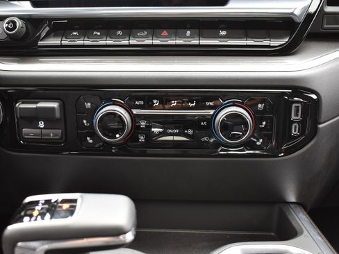 Used 2025 Chevrolet Silverado 1500 High Country image 39