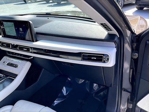 Used 2025 Lincoln Aviator Reserve w/ Equipment Group 201A image 18