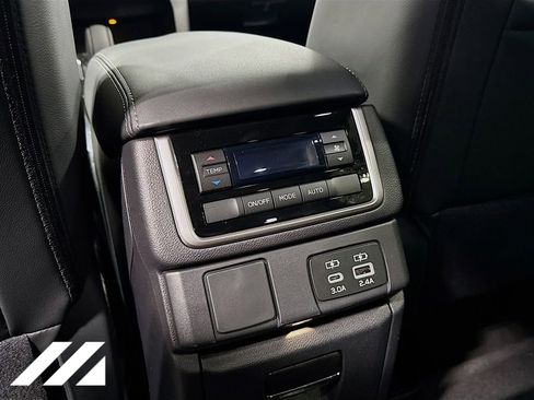 Used 2026 Subaru Ascent Premium AWD/4WD image 24