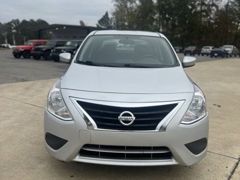 Used 2019 Nissan Versa S Plus image 2