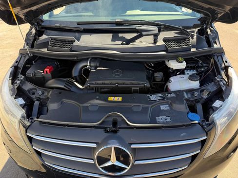 Used 2023 Mercedes-Benz Metris Passenger image 35