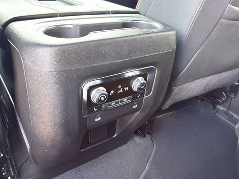 Used 2024 GMC Yukon AT4 w/ AT4 Premium Plus Package AWD/4WD image 28