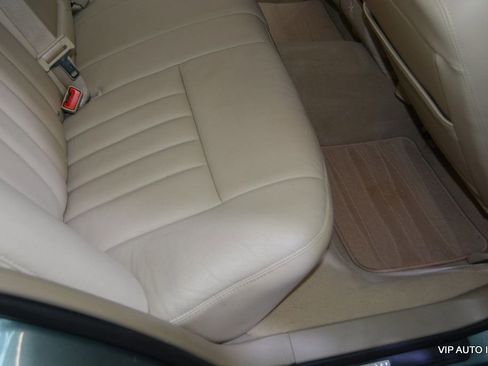 Used 2006 Lincoln Town Car Signature image 28