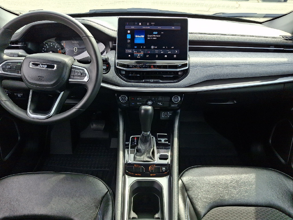 Used 2023 Jeep Compass Latitude AWD/4WD image 16