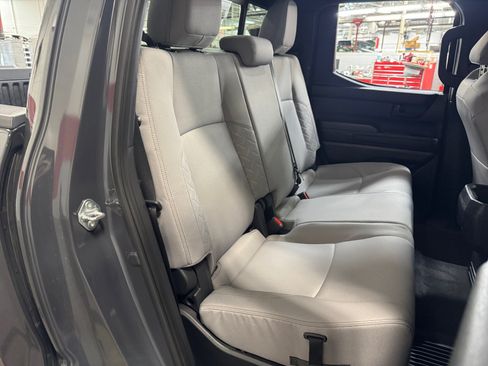 Certified 2025 Toyota Tacoma SR5 AWD/4WD image 17