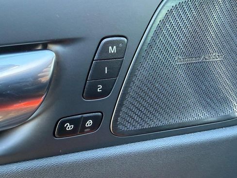 Certified 2023 Volvo XC60 B5 Plus w/ Climate Package image 16