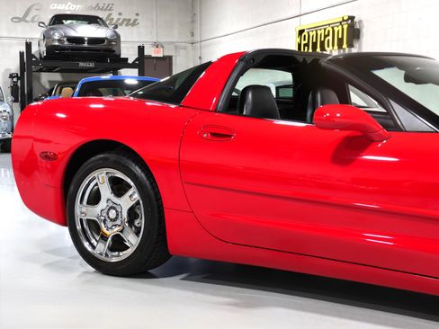 Used 1997 Chevrolet Corvette Coupe w/ Memory Pkg RWD image 20