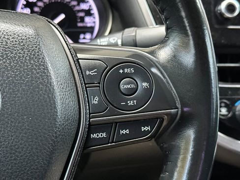 Used 2022 Toyota Camry SE image 25