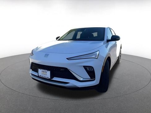 Used 2025 Buick Envista Sport Touring image 6