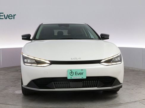 Used 2024 Kia EV6 Light image 3