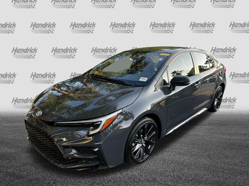 Used 2025 Toyota Corolla SE image 5