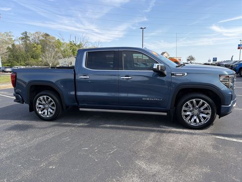 Used 2024 GMC Sierra 1500 Denali w/ Denali Reserve Package image 4