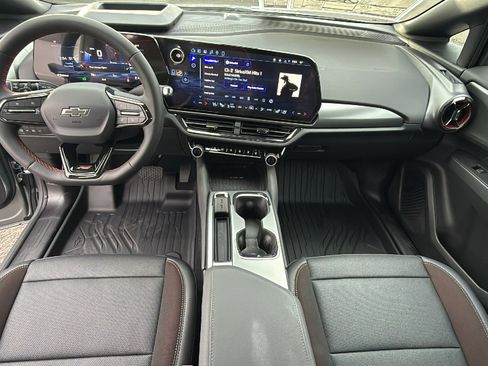 New 2026 Chevrolet Equinox EV RS image 25