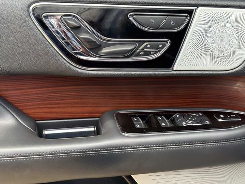 Used 2023 Lincoln Navigator L Reserve AWD/4WD image 21