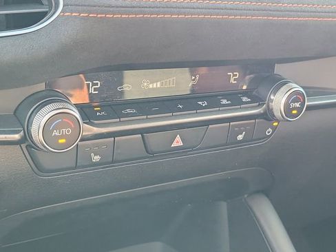 Used 2024 MAZDA MAZDA3 s image 30