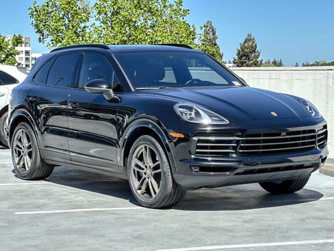 Certified 2022 Porsche Cayenne image 10