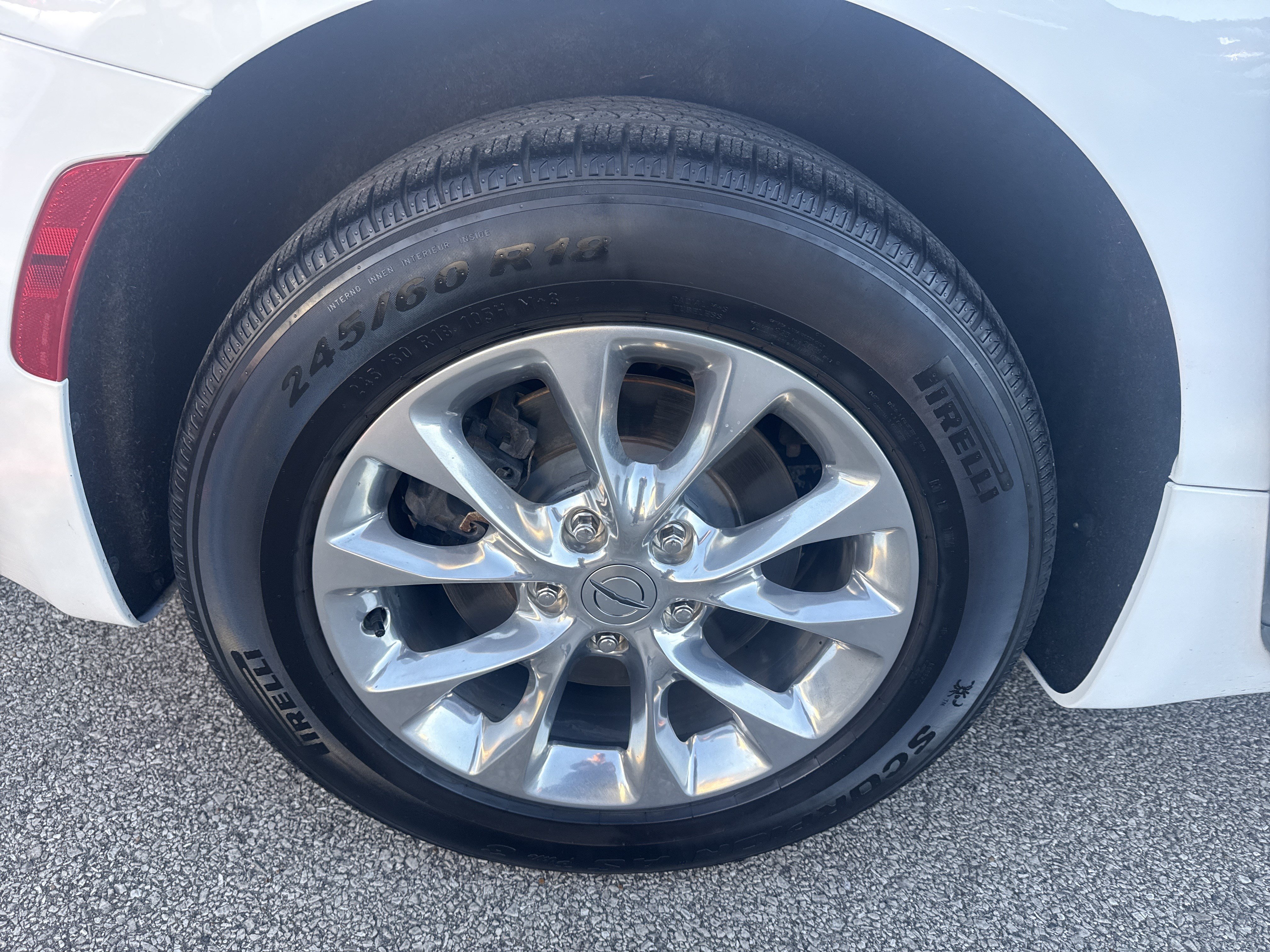 Used 2023 Chrysler Pacifica Touring-L w/ Uconnect Theater Family Group AWD/4WD image 17