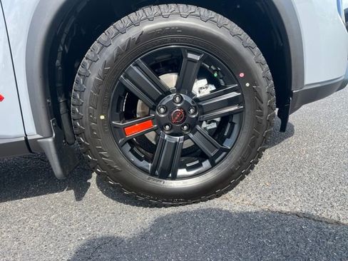 New 2026 Nissan Rogue SV AWD/4WD image 9