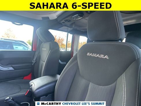Used 2018 Jeep Wrangler Unlimited Sahara w/ Dual Top Group image 21