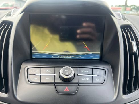 Used 2019 Ford Escape SE FWD image 31