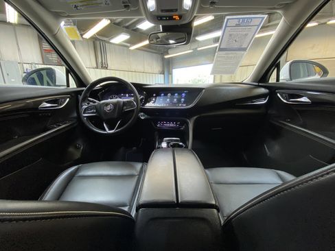 Used 2023 Buick Envision Essence image 18