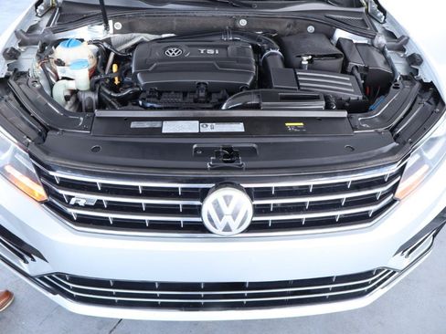 Used 2017 Volkswagen Passat 1.8T R-Line FWD image 38