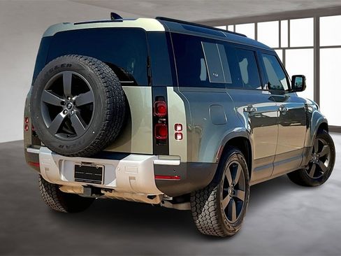 Used 2024 Land Rover Defender 110 S image 2