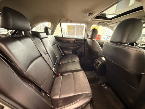 Used 2017 Subaru Outback 3.6R Limited image 20