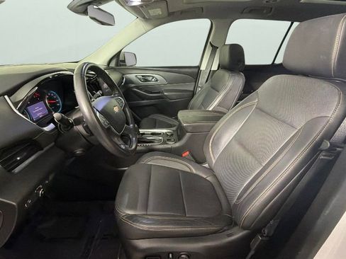 Used 2020 Chevrolet Traverse Premier FWD image 17