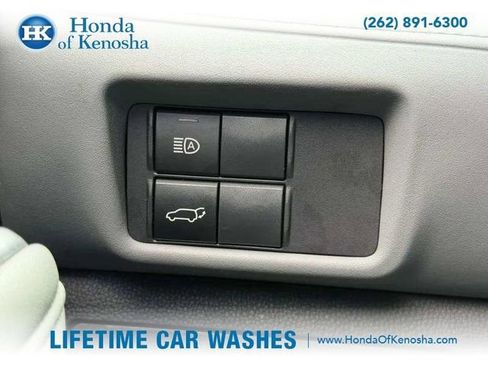 Used 2022 Toyota Highlander LE image 15