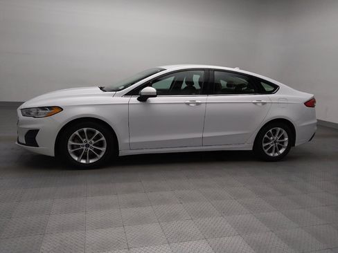 Used 2019 Ford Fusion SE image 2