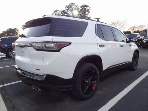 Used 2021 Chevrolet Traverse Premier w/ Redline Edition image 6